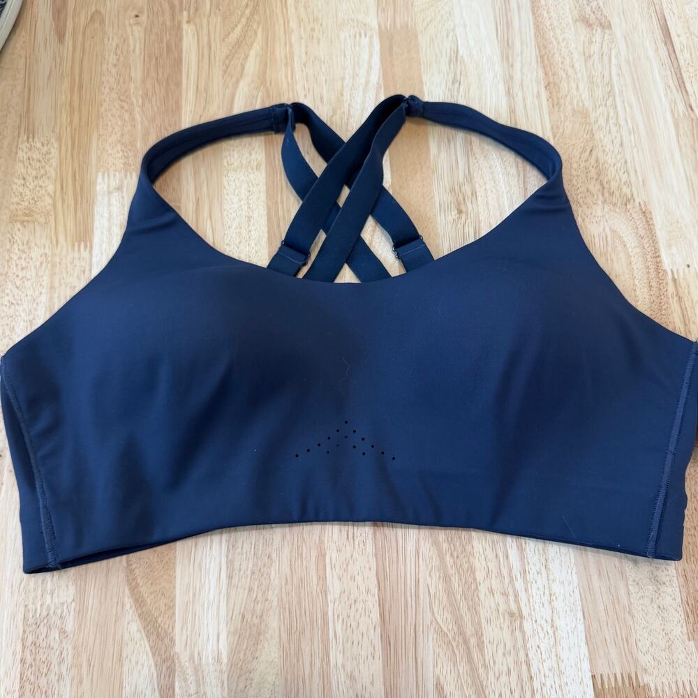 Old Navy Strappy Back Sports Bra NEW 38C Athletic Athleisure Stretch